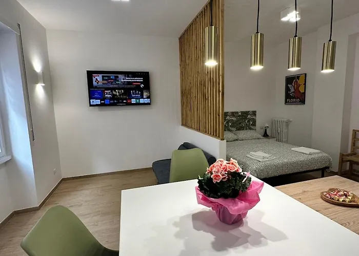 Charming House Tuscolana - Apartment *